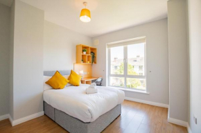 66 - Large Townhouse by Shortstays